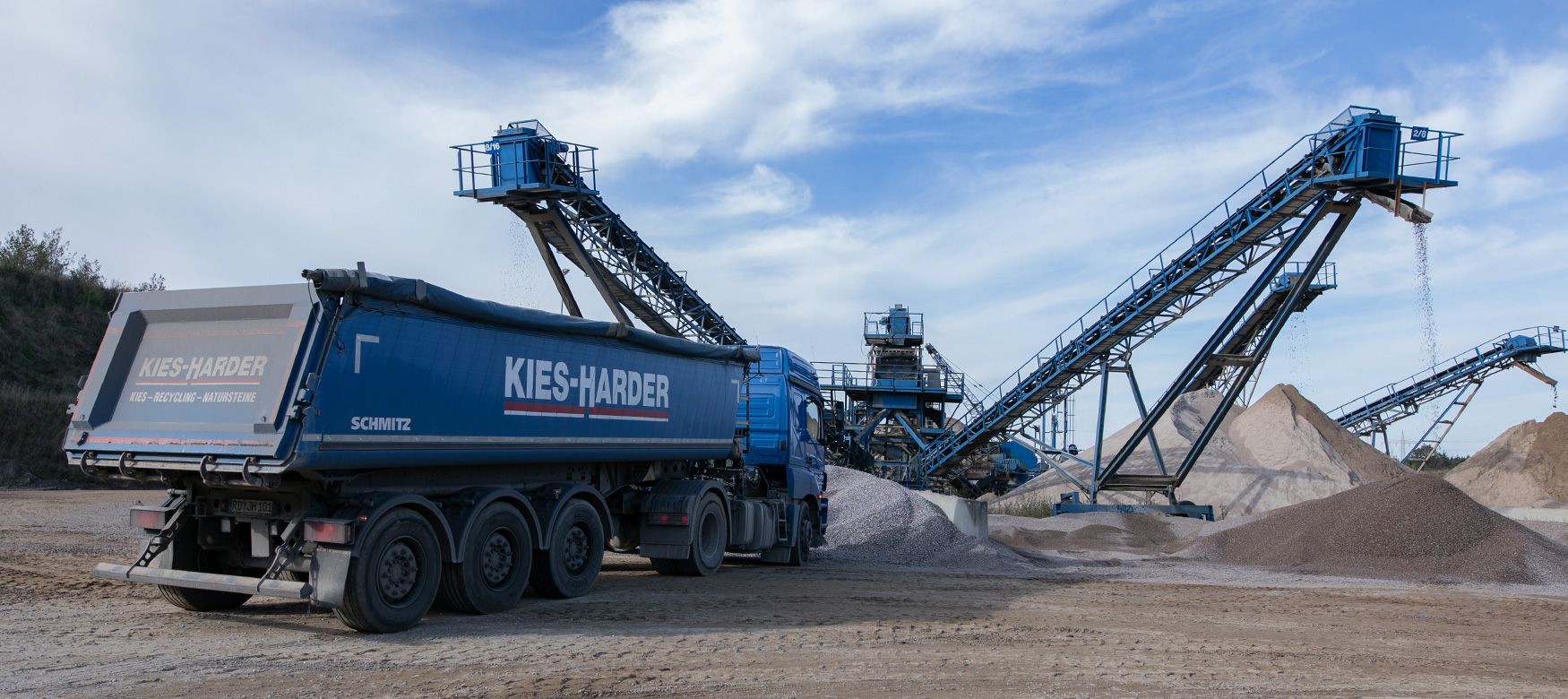 Unser Fuhrpark –Zuverlässiger Transport von Kies, Sand und mehr - Kies ...